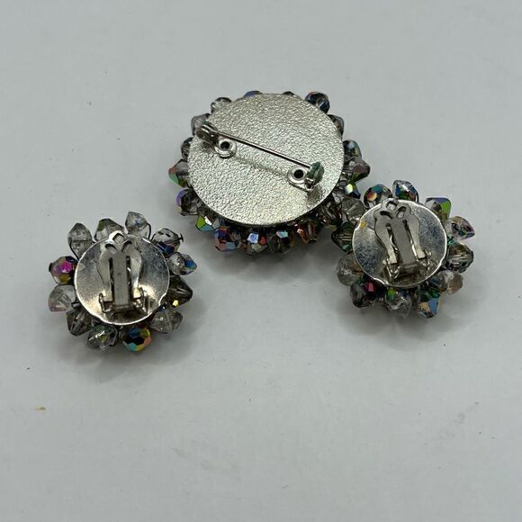 1950’s colorful iridescent brooch and Clip on earring set. - Picture 2 of 4